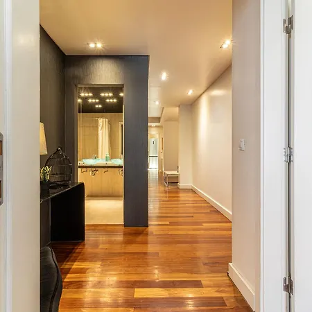 Chiado Deluxe Terrace 3 Bedroom * Лісабон