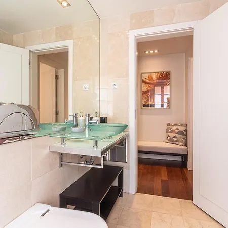 Апартаменти Chiado Deluxe Terrace 3 Bedroom *