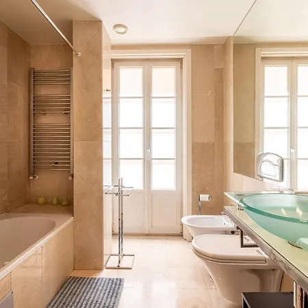 Апартаменти Chiado Deluxe Terrace 3 Bedroom *