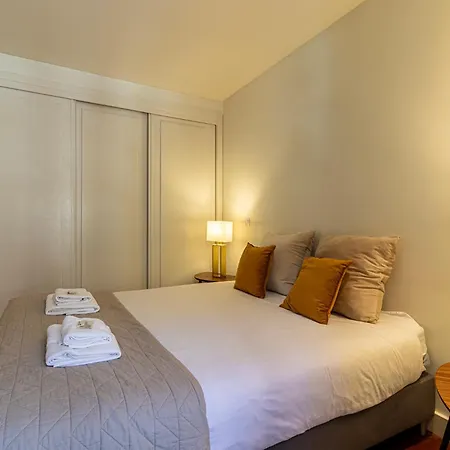 Chiado Deluxe Terrace 3 Bedroom * Лісабон