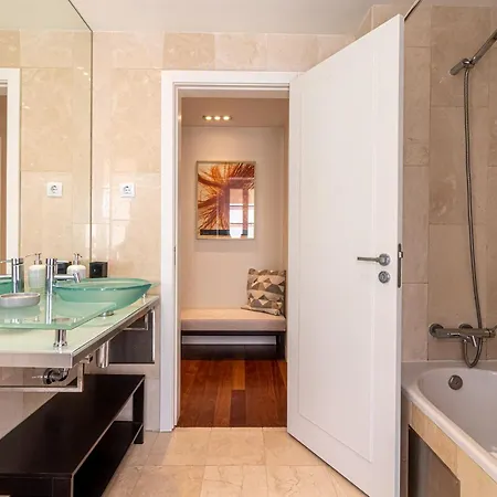 Chiado Deluxe Terrace 3 Bedroom Appartamento